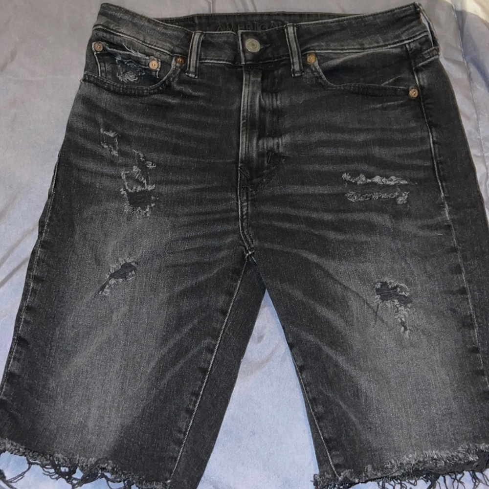 Men’s jean shorts ,never worn some areas of distress great style comfy feel !!!